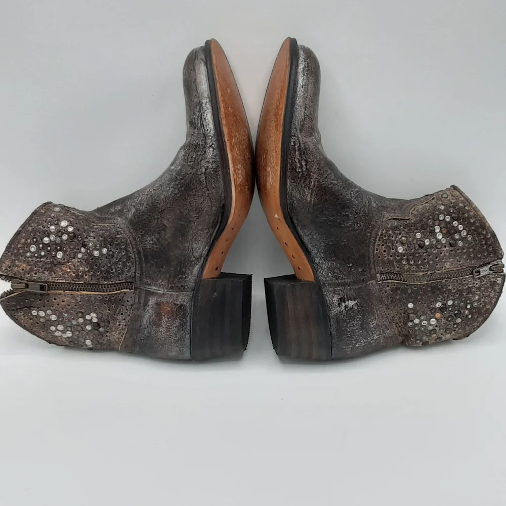 Frye Deborah Studded Metallic Leather Ankle Short Boots. - Picture 15 of 16